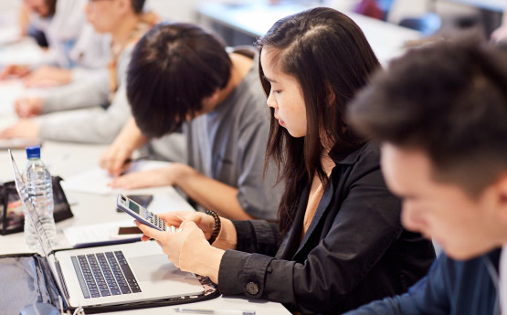 international students working together on a project