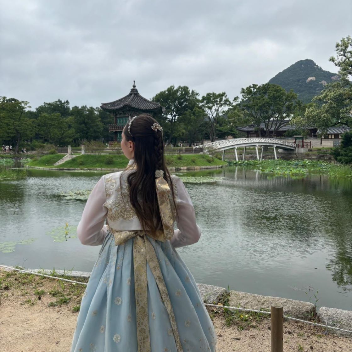 Student in Korean dress